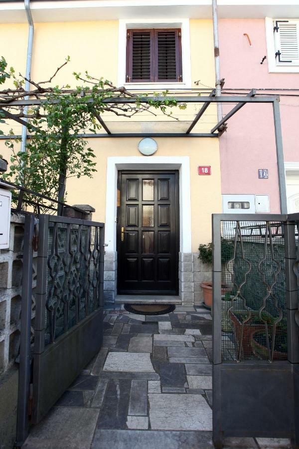 Apartment Svobode Izola Εξωτερικό φωτογραφία